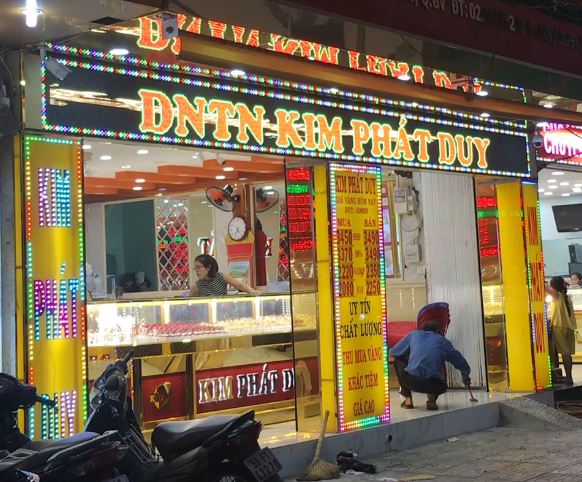 Bảng điện tử nhiều màu